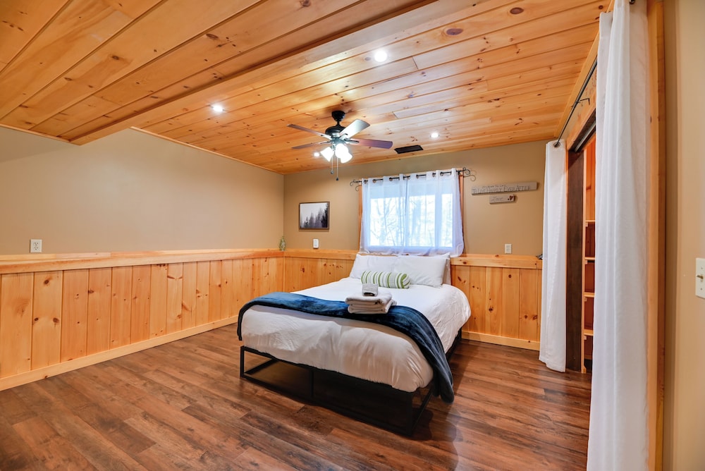 The Toasted Marshmallow Ski & Lake Retreat