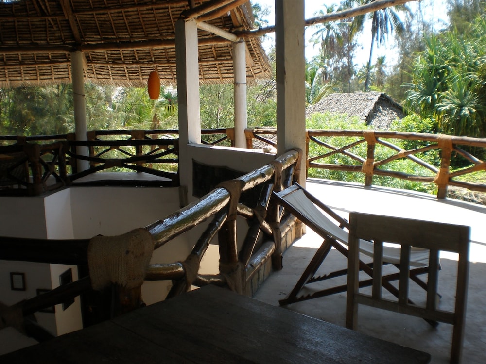 Casa Umoja Guesthouse
