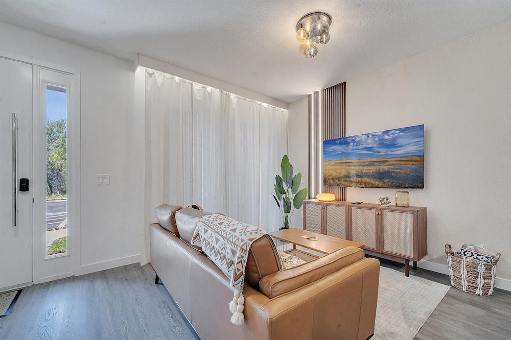 3BR Home Near Disney w/ Office & Fun Corner