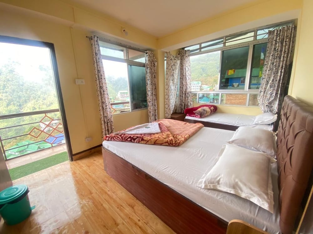 Yangzom La Homestay