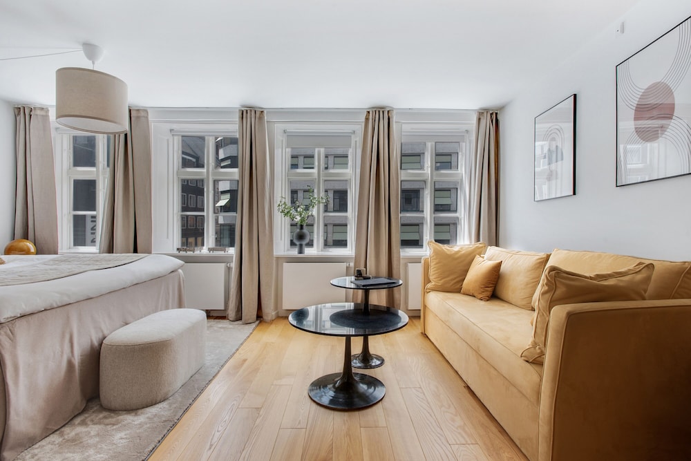 Sanders Regent - Endearing 1-bdr Apt
