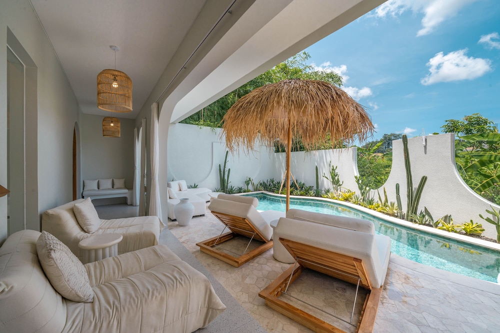 Villa Hawk