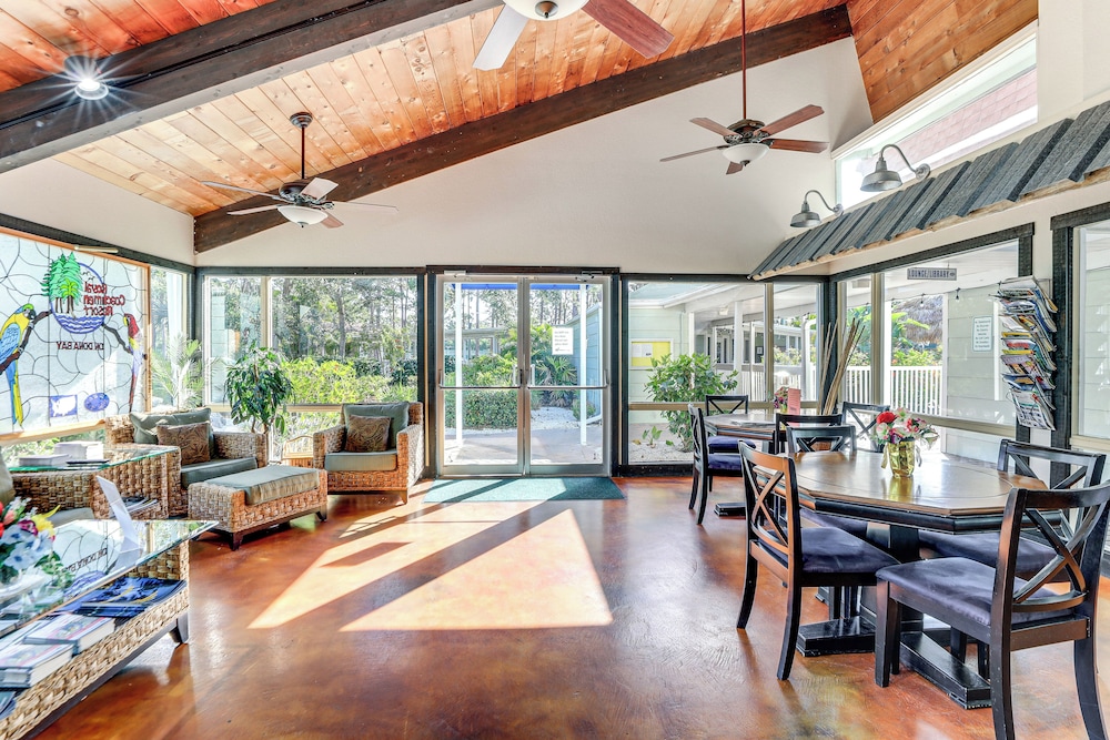 3 Mi to Nokomis Beach: Resort Home in Florida