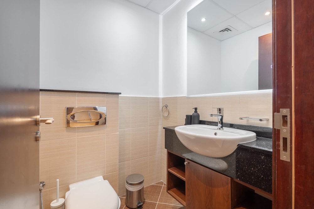Exceptional and Stunning 1 Bedroom in Dubai Marina