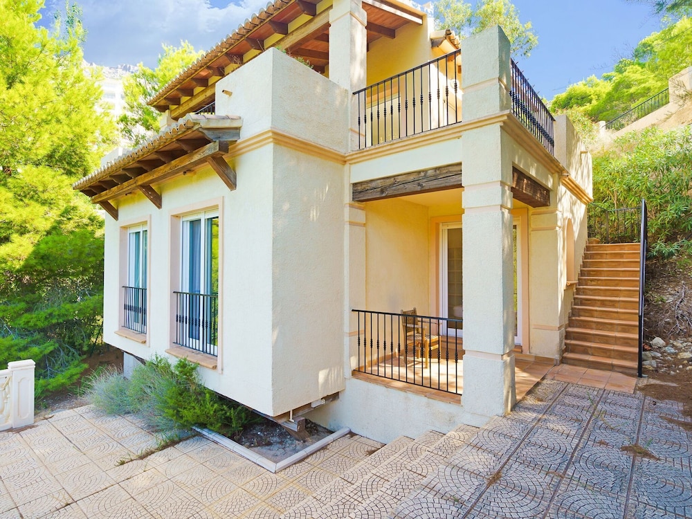 Modern Villa in a Beautiful Resort of Costa Blanca photo 1