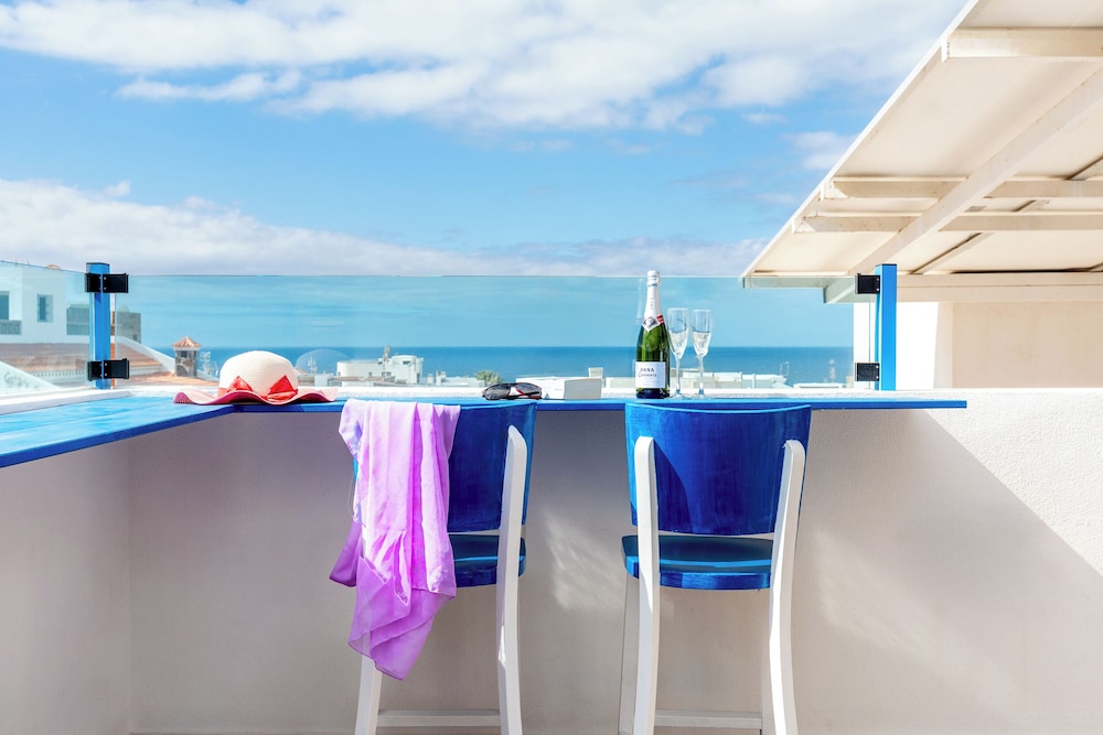 Riva Eco Guest House Los Abrigos view 2