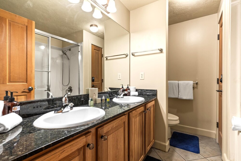 KBM Resorts Crestview Condos Spacious Condo Near Olympic Park With gas Fireplace, Year-round Pool, hot Tub, City Wide Shuttle Access. Cvc-308b