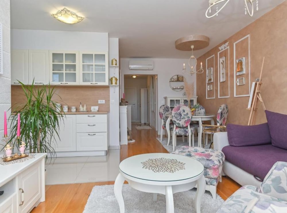 Apartment Hani 2