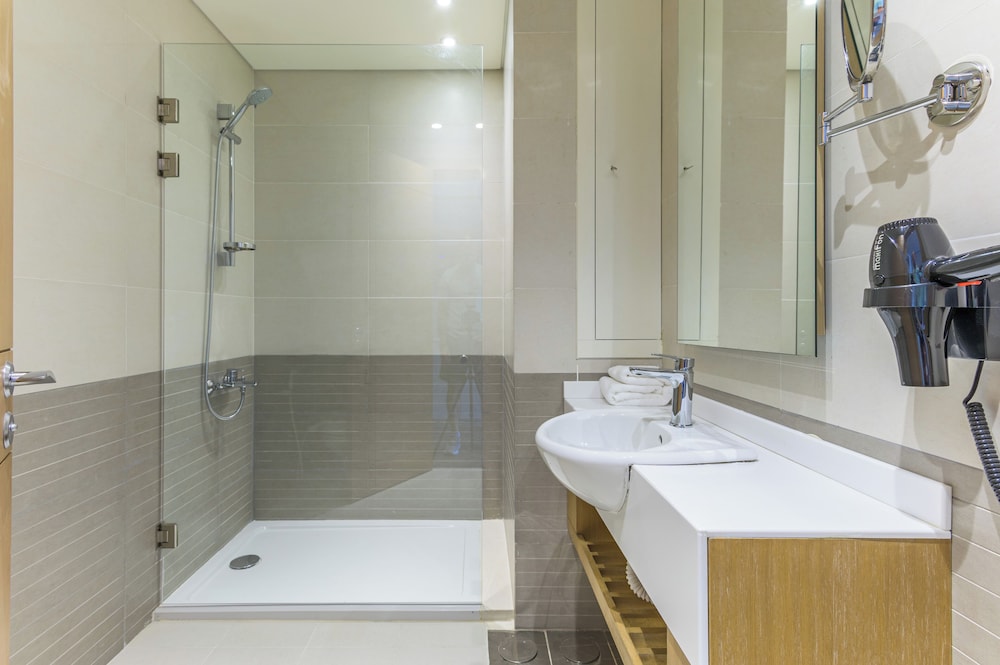 Jounieh Living - Residences by Local Host