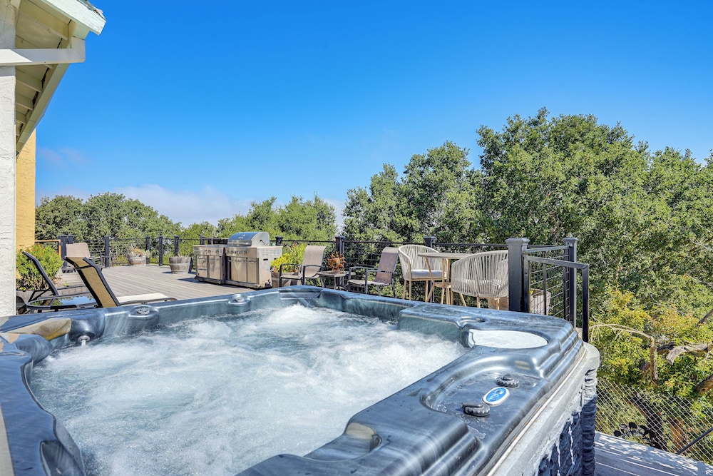 Vallejo Vacations - Vallejo Home w/ Spacious Deck, Hot Tub Views - Property Image 40