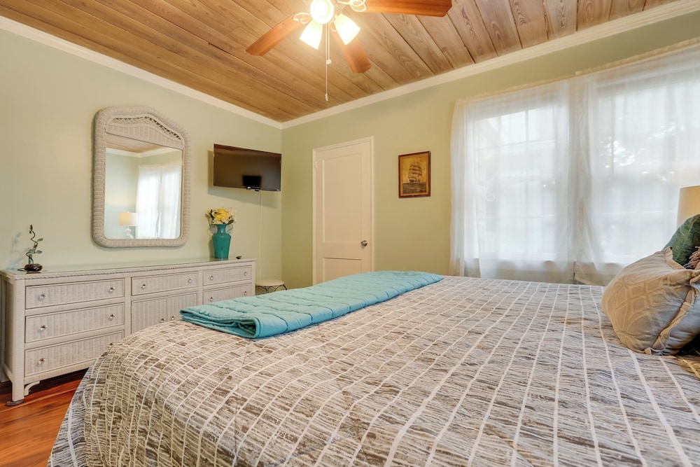 4 Mi to Jetty Park Beach! Family Home w/ Game Room