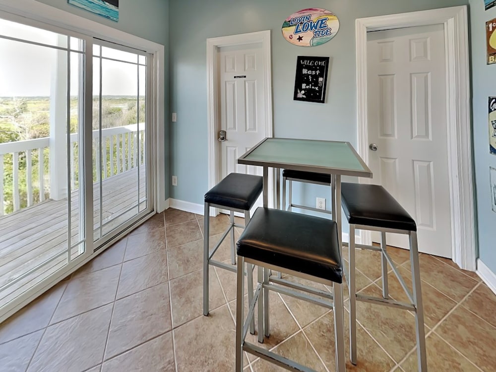 Lovin' Lowe Tide by Topsail Realty