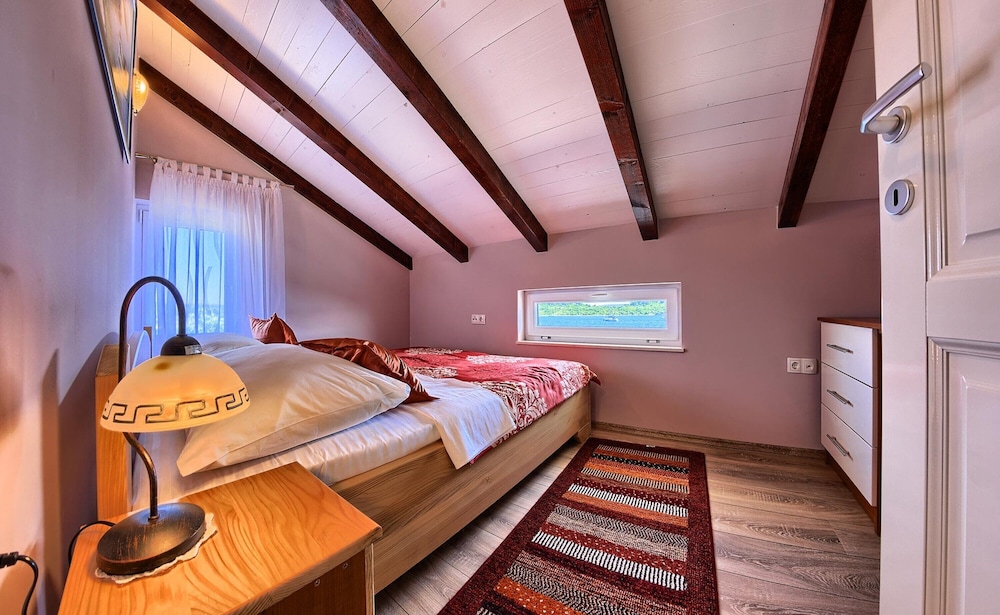 Beachfront Luxury Villa w. Pool & Large Garden photo 2
