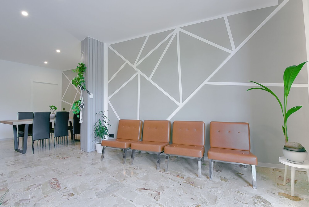 8 Bedroom Apartment in Reggio Emilia Center