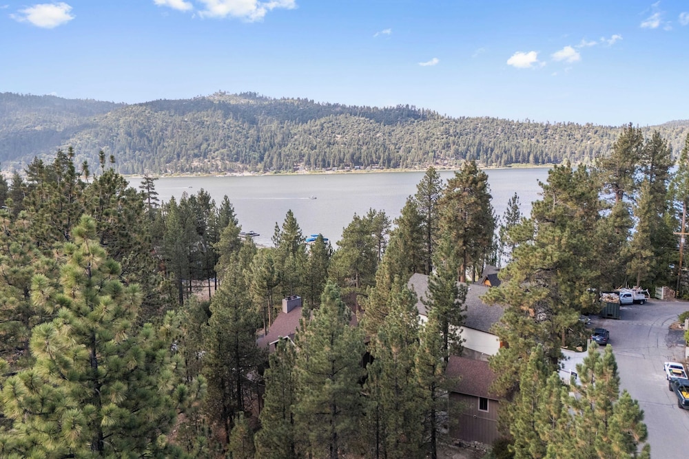 Lakeview Cabin w/ Game Room & Deck Near Ski Slopes & Trails Sleeps 20 Waterview by Avantstay