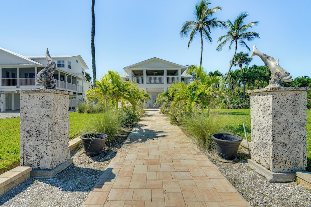 Luxe Pine Island Living: Historic Old Florida Gem!