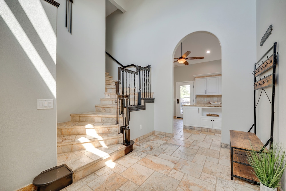 Private Hot Tub: Home Near Moses Lake Access