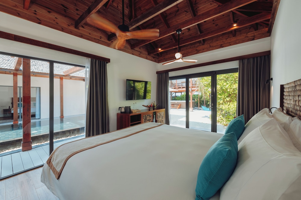 Kuredhivaru Resort & Spa Maldives by Accor