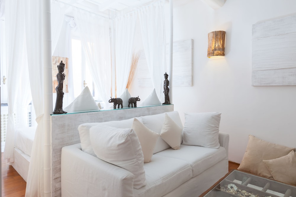 Sweet Navona
