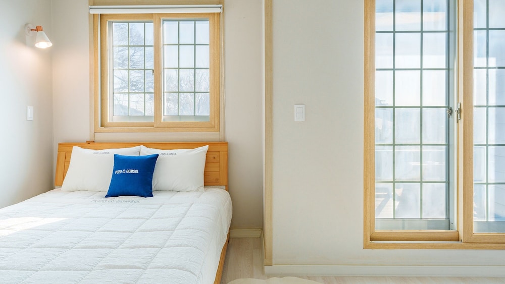 Geoje Peugeot Gomsol Petfriendly Pension