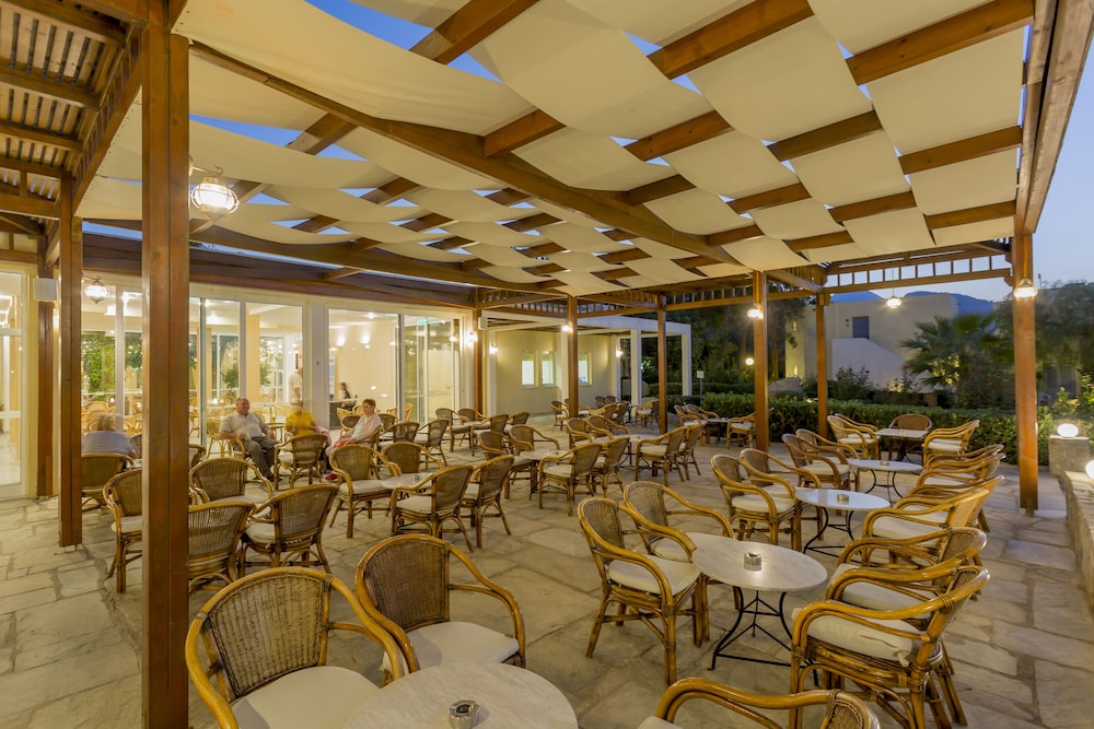 Dessole Dolphin Bay Resort – All Inclusive