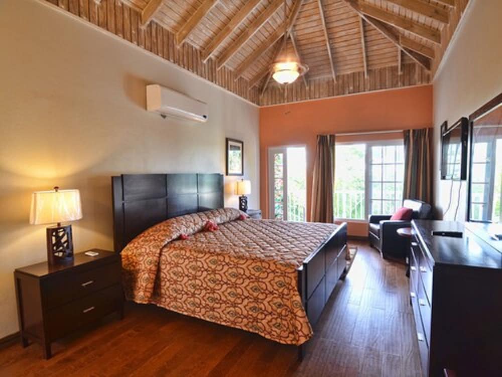 Tropical Lagoon Resort - Property Image 3