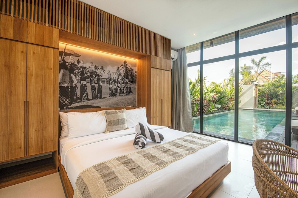 Opulent 6BR Villa, 400m From Canggus Golden Shore