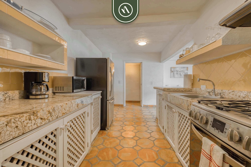 2 BR Condo Right - Romantic Zone - Private Rooftop