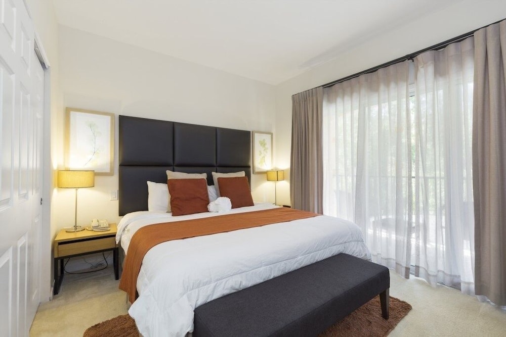 Regal Oaks Townhome: Pool, Hot Tub & Near Disney 3 Bedroom Townhouse