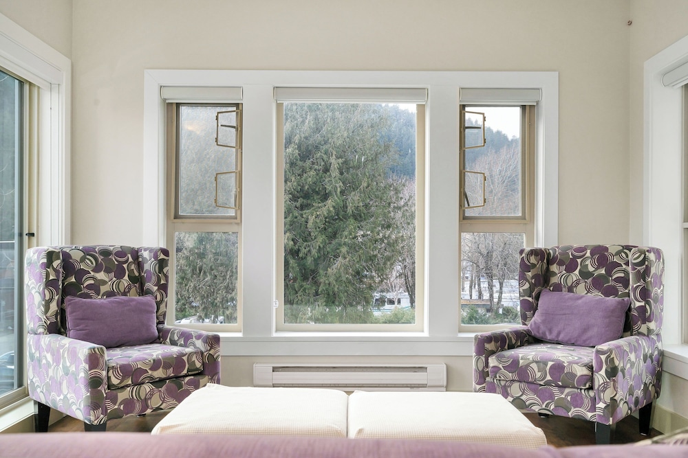 Embrace Serenity Luxe 2BR Suite