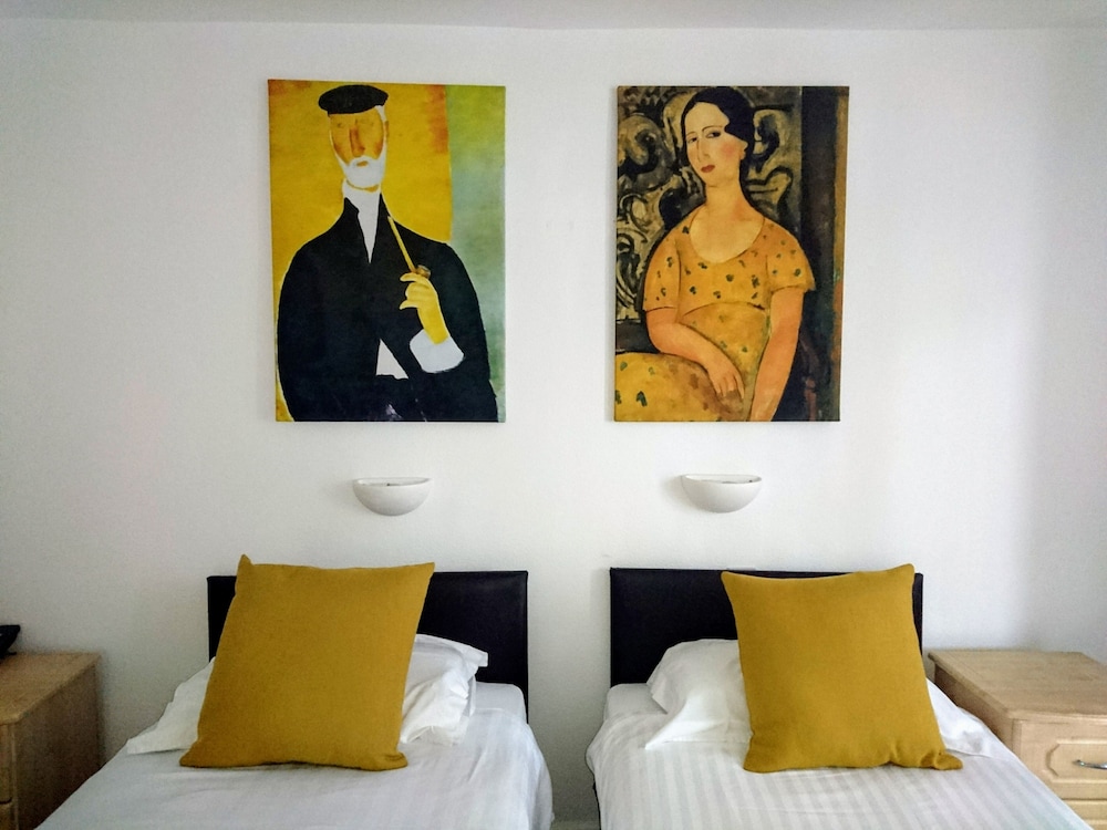 Sarum Hotel
