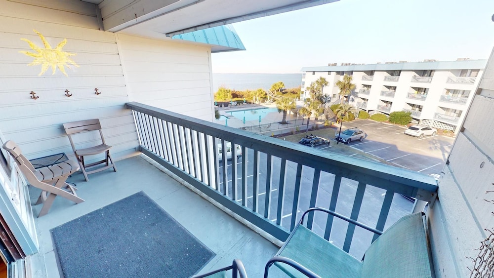 Beach Racquet B by Tybee Vacation Rentals