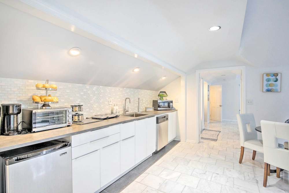 Easton Vacations - Elegant Connecticut Home: Fireplaces, Pet Friendly - Property Image 22