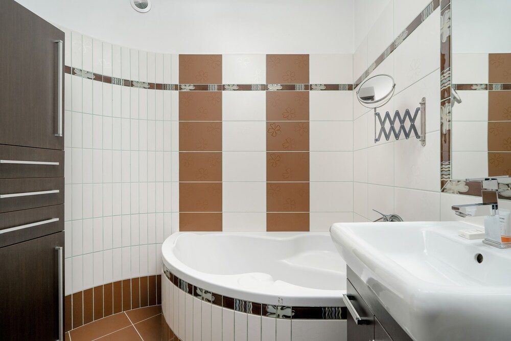 Duplex Apartment in Poznan by Renters