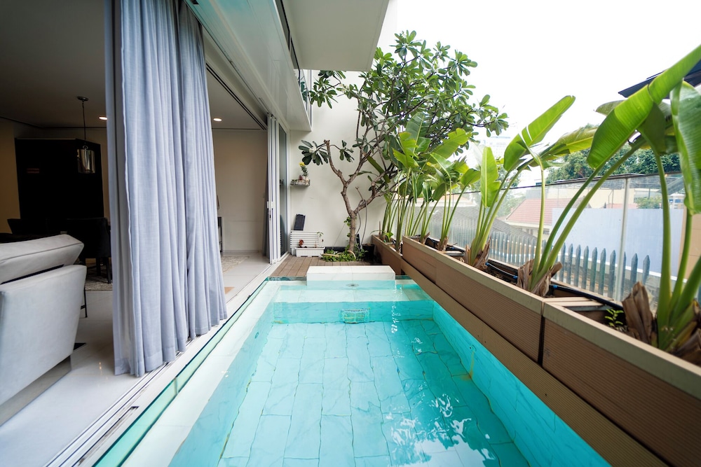 Serenity Luxury Private Pool Villas - Free One Way Airport Shuttle