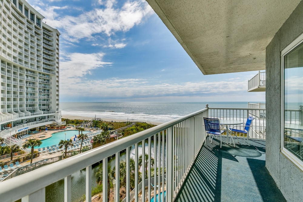 Sea Watch Resort by Condo-World