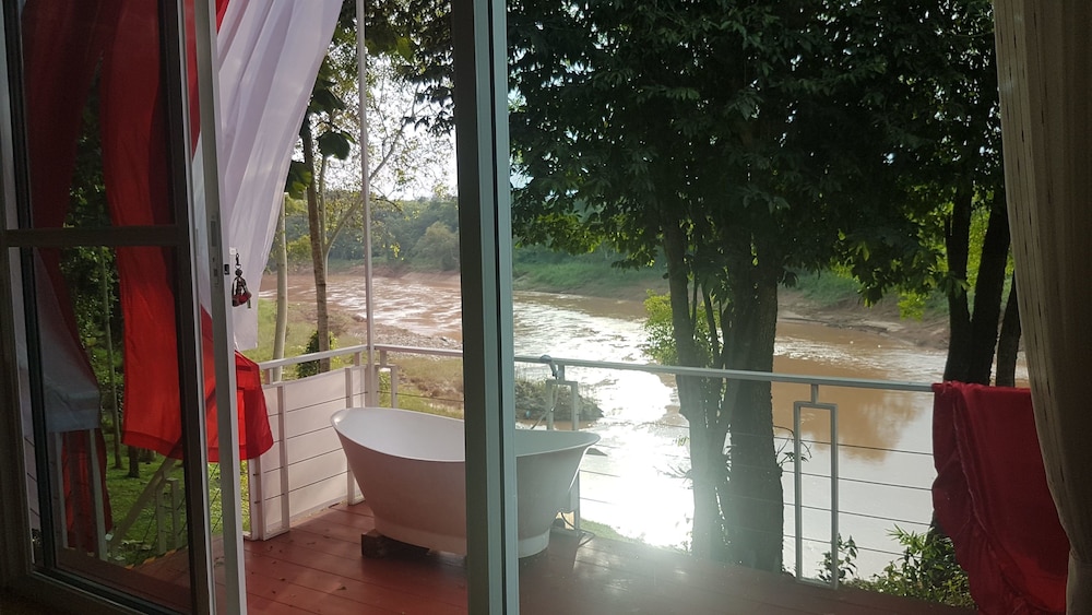 Nan De Panna Riverside Homestay