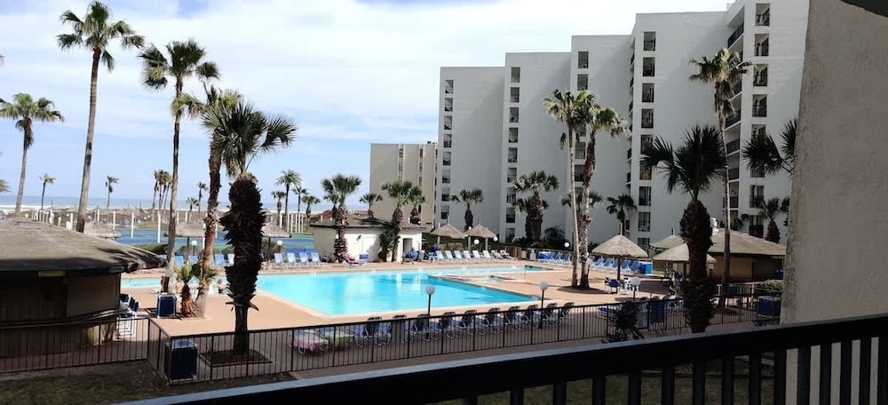 Saida Beachfront Luxe Condo Two Heated Pools 2 Bedroom Condo