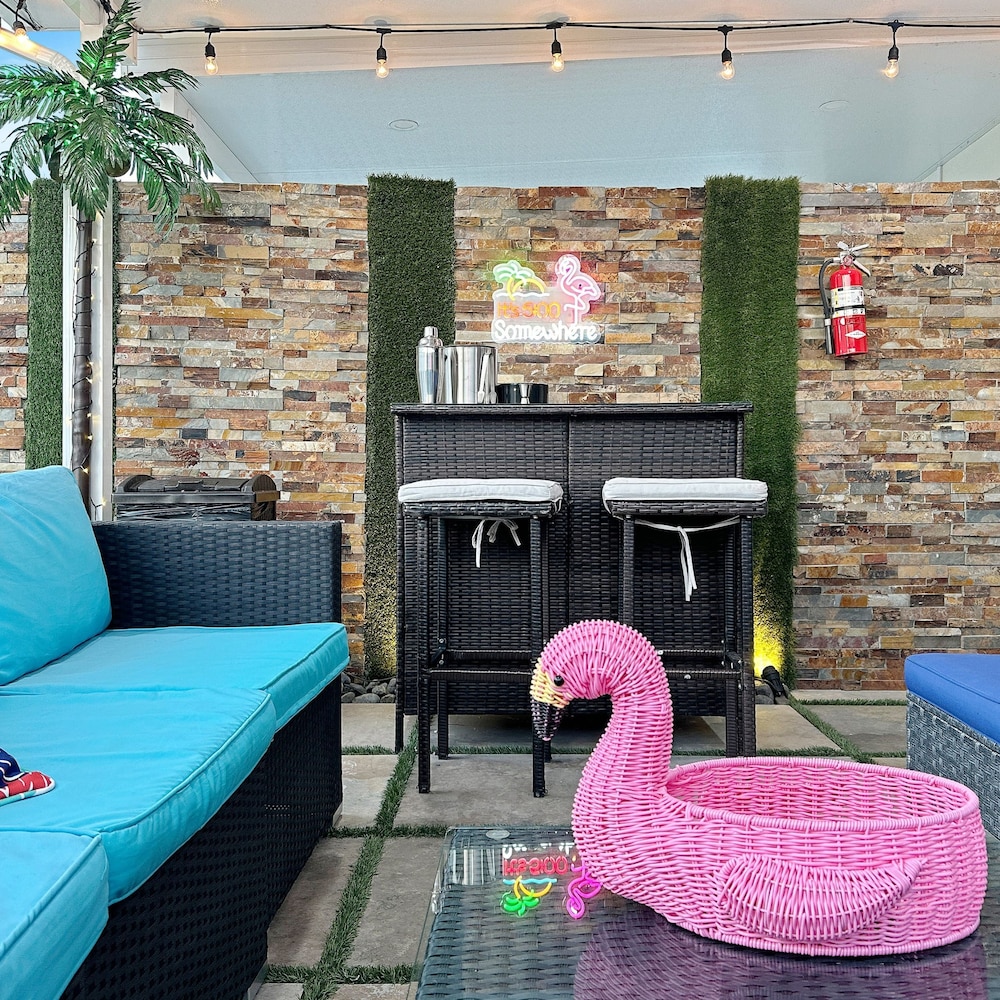 Vacay Spot Experience Luna Sky 65 TV BAR BBQ go FL Keys view 5