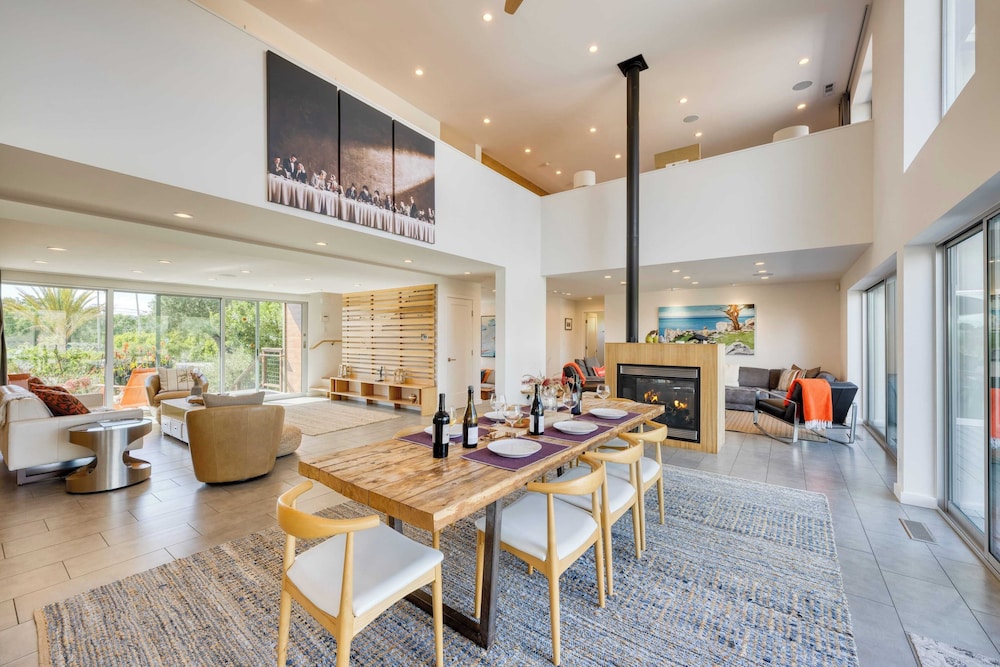 Coplan Vineyards by Avantstay 10-acre Estate w/ Pool, Spa, Bocce & Designer Interiors