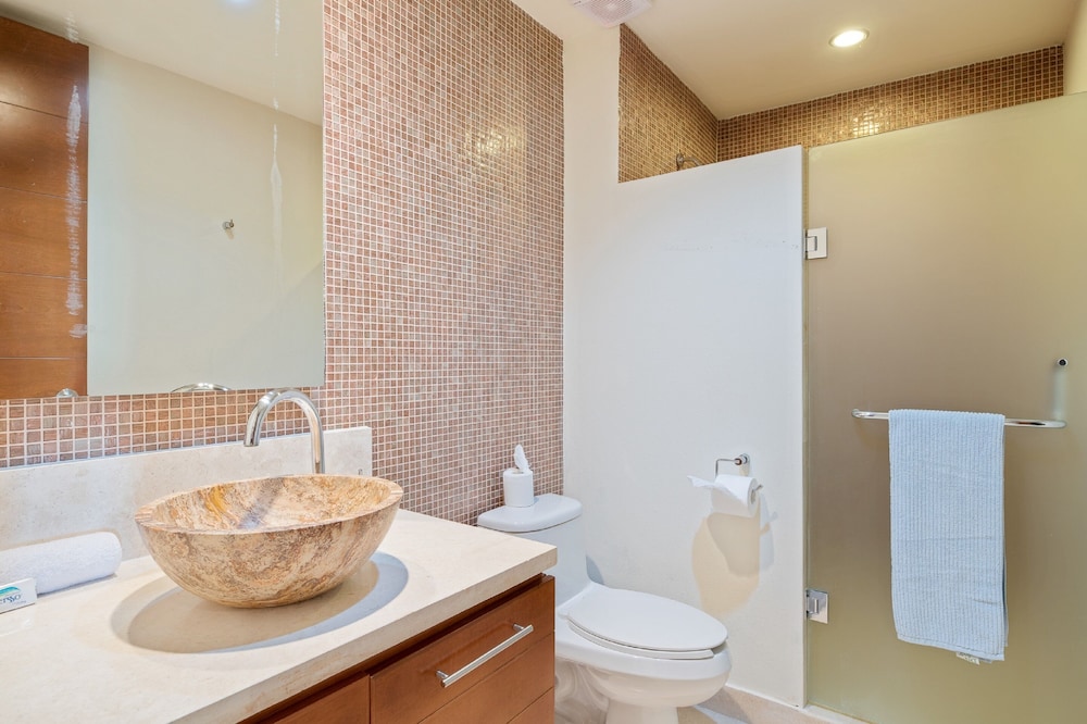 Encanto Living 0302 -1BR by Kivoya