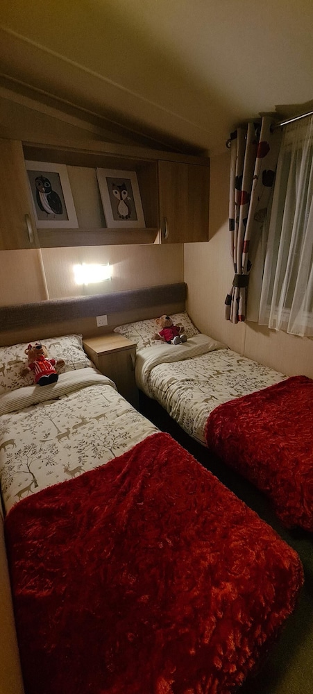 Prestige pet Friendly Caravan on Butlins, Skegness view 5