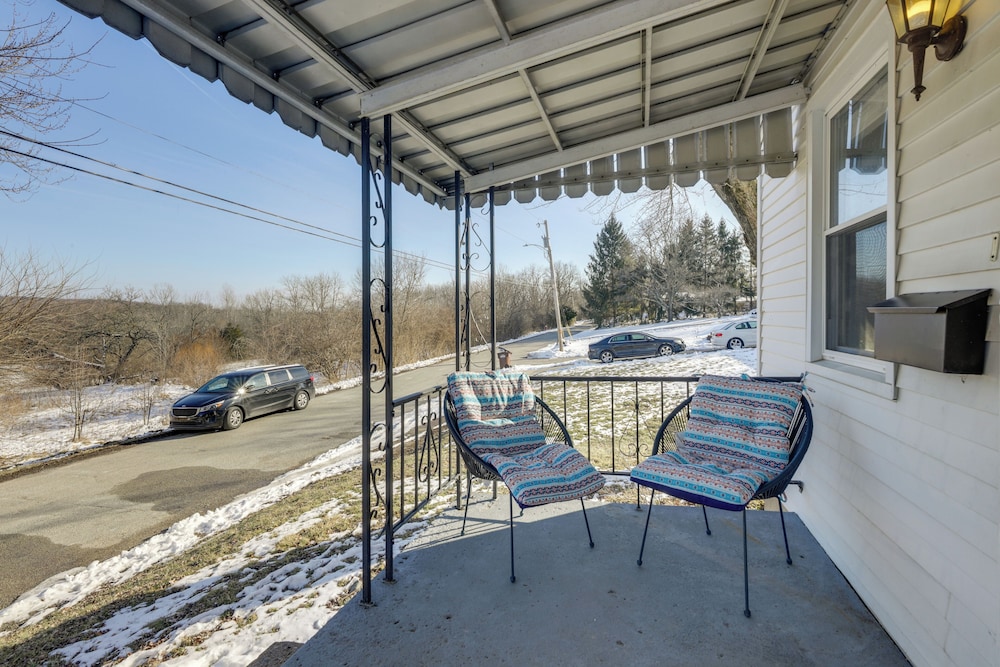3 Mi to Englewood Dam: Pet-friendly Home w/ Yard!