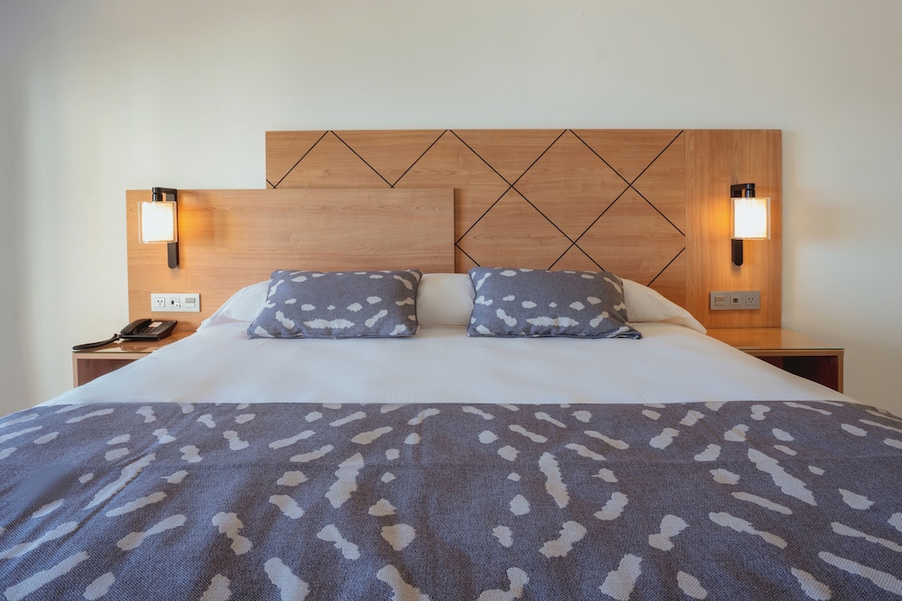 Los Cabos Vacations - Hotel Riu Santa Fe - All Inclusive - Property Image 95