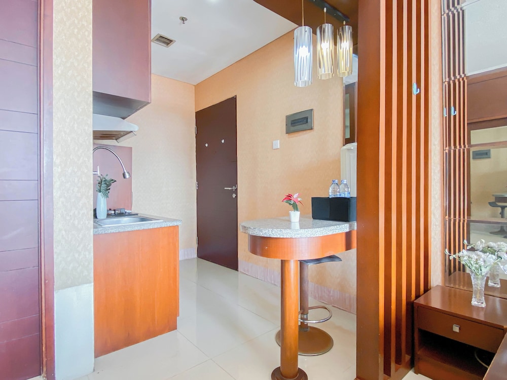 Warm Wood Accents Studio At Mangga Dua Apartment