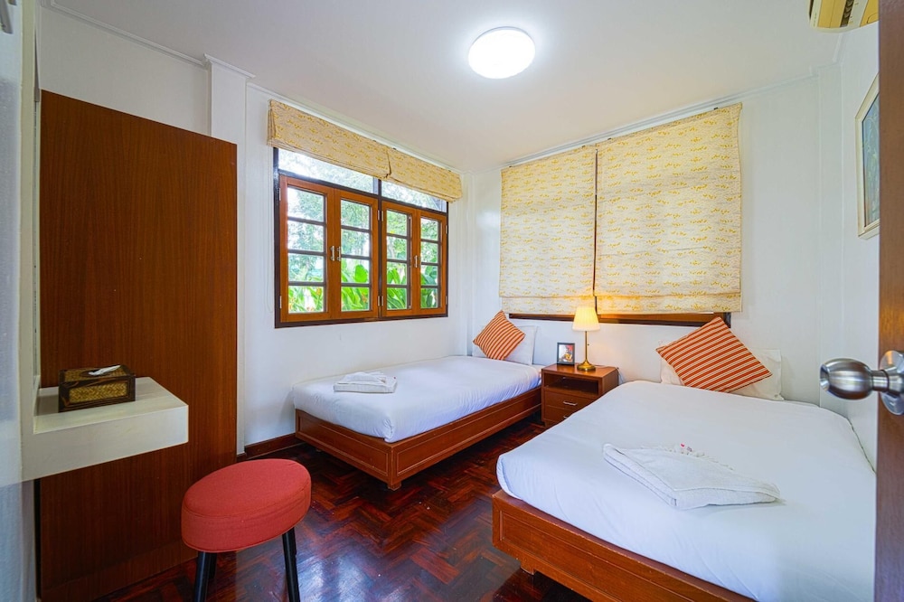Oceanfront 6 Bedroom Twin Villas OV6