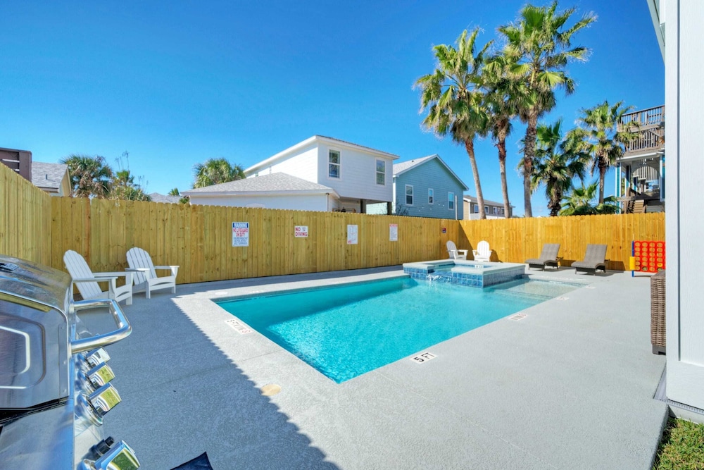 Private Pool+hot Tub, Near the Beach, Gulf Glimpse Marlin Cove by Avantstay
