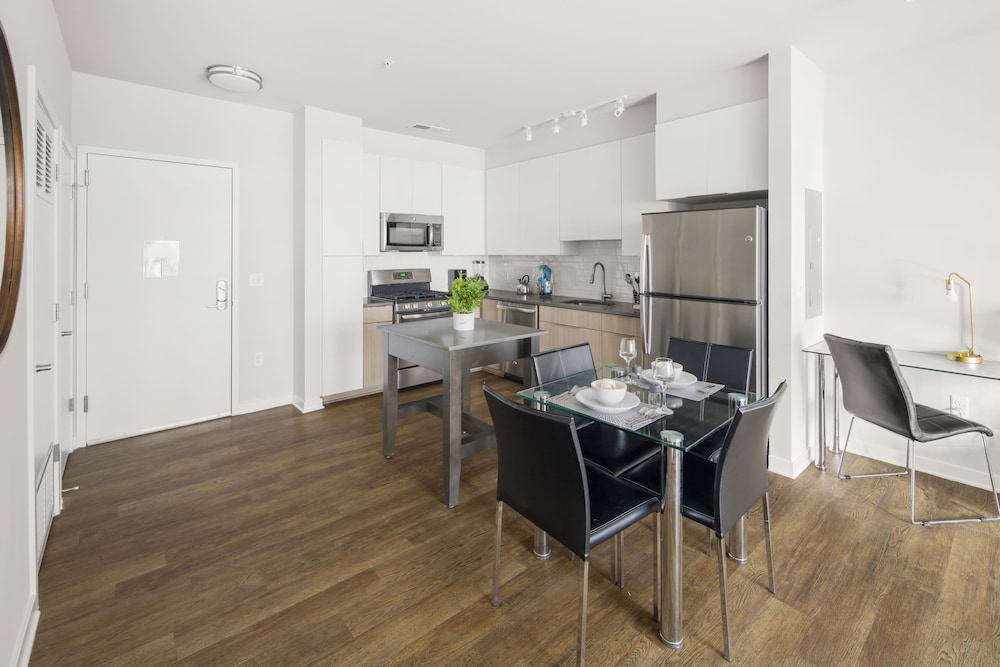 Global Luxury Suites at Reston - Property Image 38
