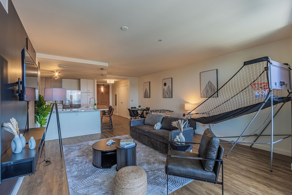 ROVE LIVING/KL - 44 Monroe