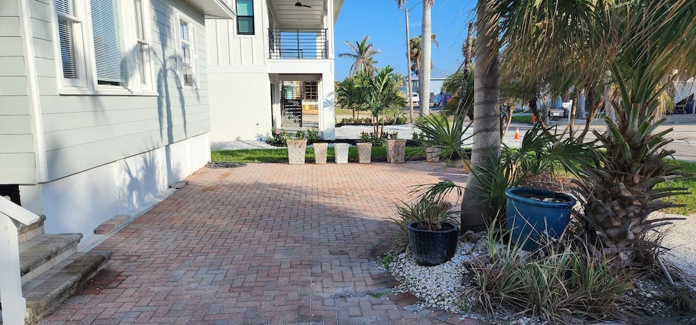 159 Pearl St 2 Bedroom Home